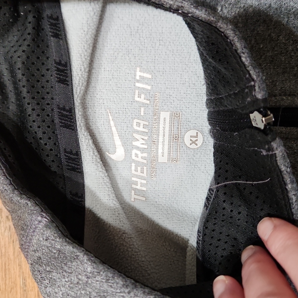 Nike Men's Gray Pullover - Picture 3 of 3